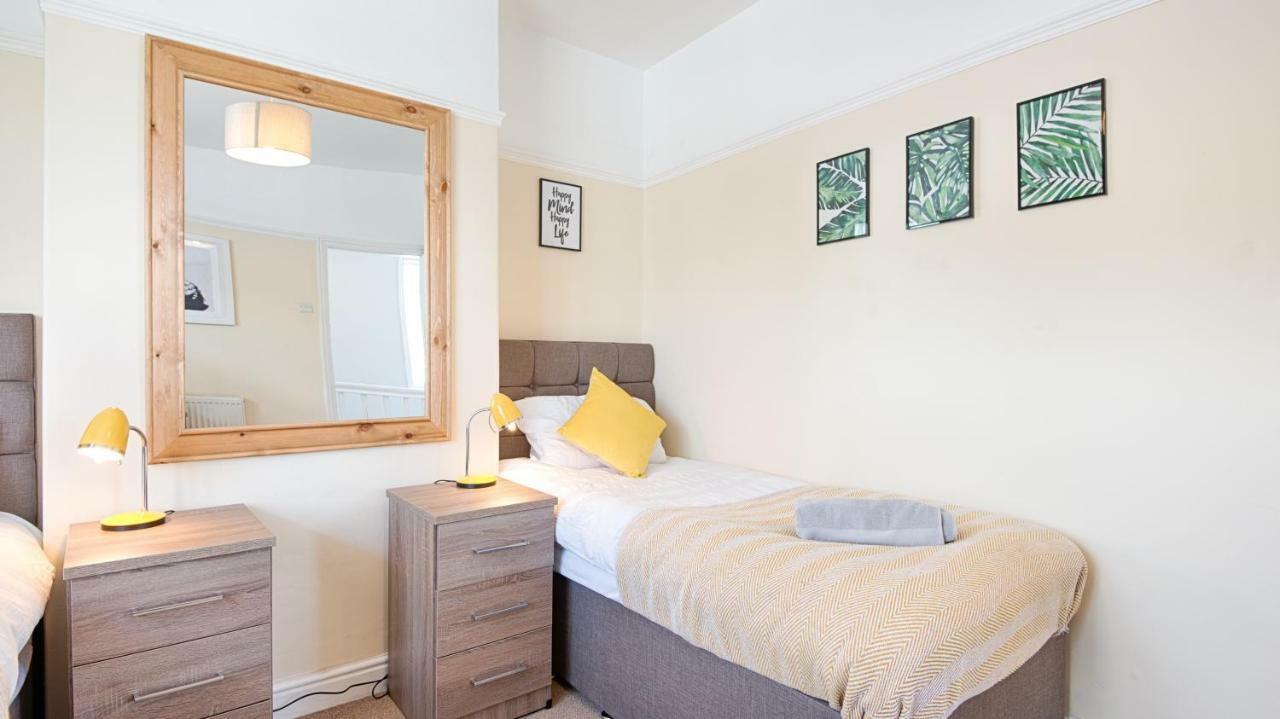 Off Road Parking, Garden, Tv In Every Room สวอนซี ภายนอก รูปภาพ